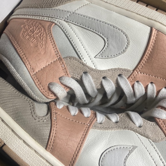 Air Jordan 1 Mid 'Milan' • US M 8 (Equivalent to US W 9.5) - Picture 9 of 11